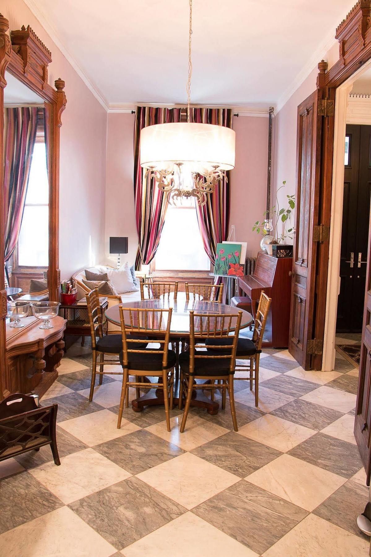 255West Guesthouse Нью-Йорк Экстерьер фото